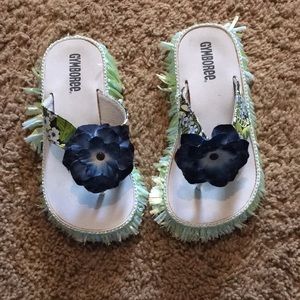 Vintage & very hard to find girls Gymboree Costa Rica flip flops. Size 11 ?